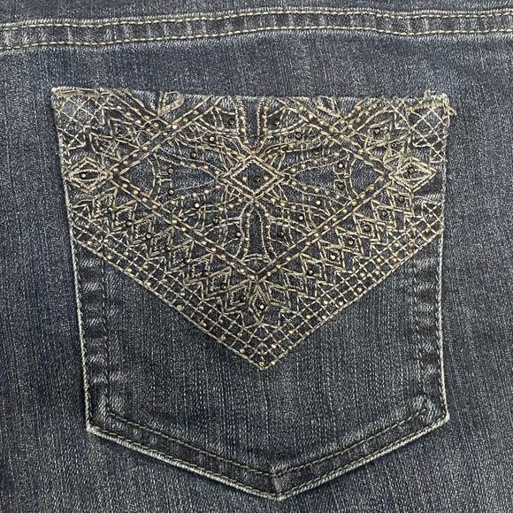 10 Petite Gloria Vanderbilt Amanda Jeans Decorative Stitching Studs on Pockets - Picture 9 of 11